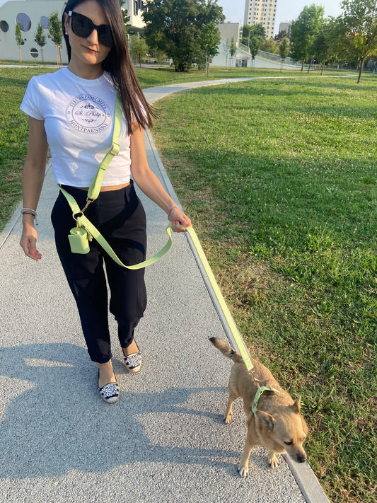 Guinzaglio regolabile con funzione tracolla – libertà di movimento, controllo con stile