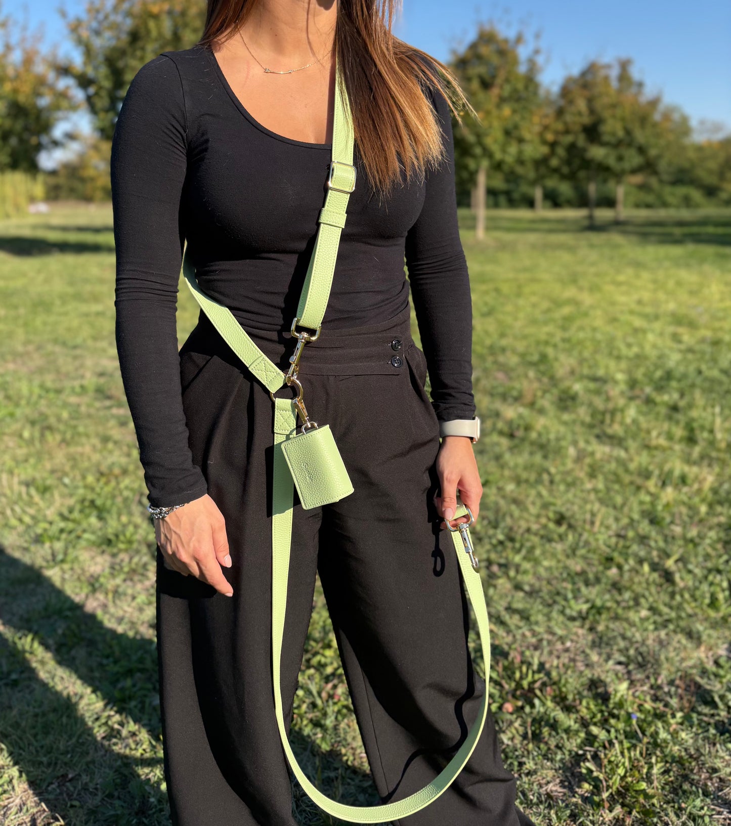 Poo Bag Holder in pelle microfibra – pratico, chic e sempre con te